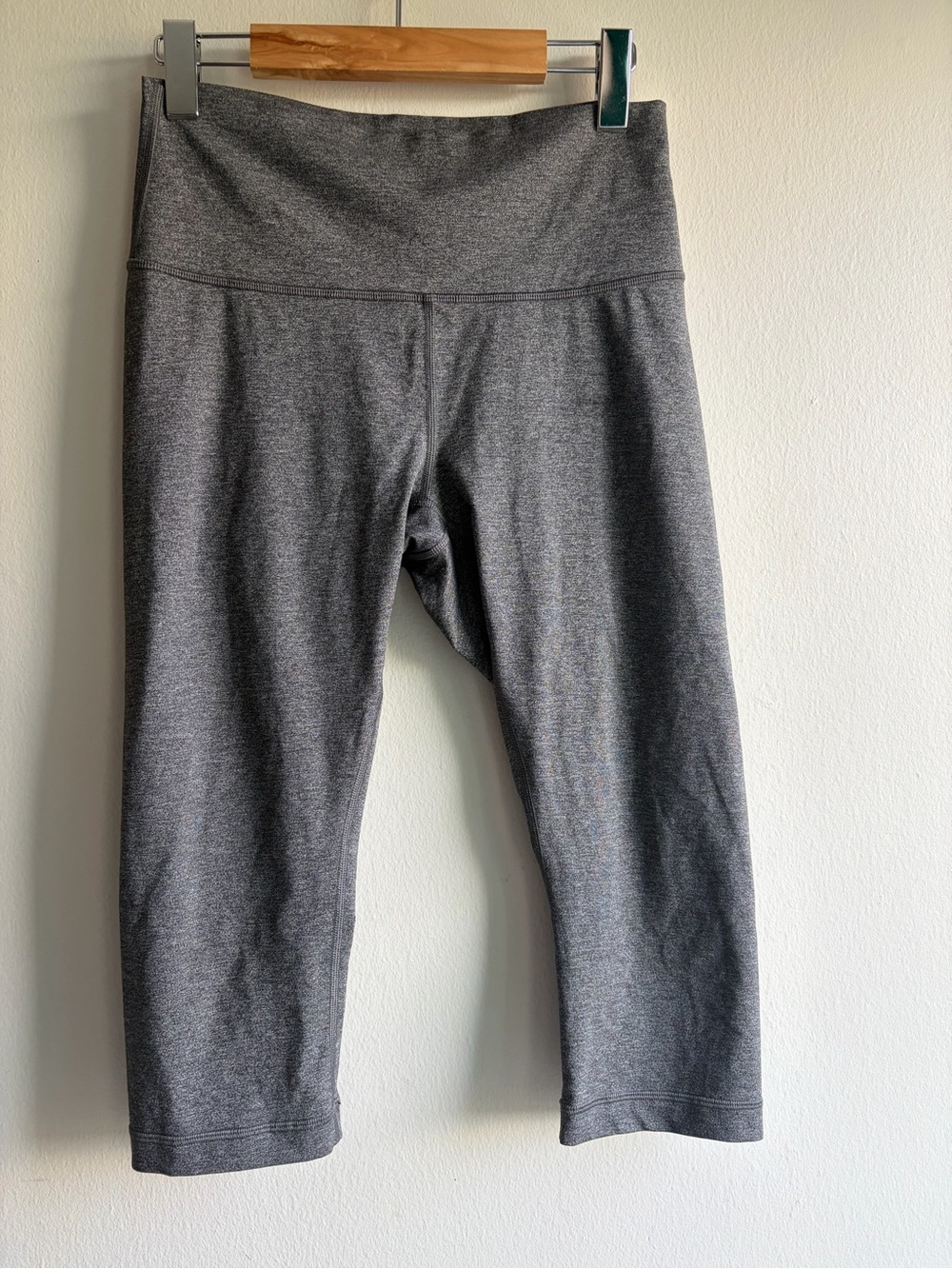 lululemon athletica Charcoal Gray Capri Leggings